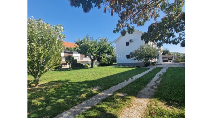 BAŠKA - KUĆA sa vrtom - 2