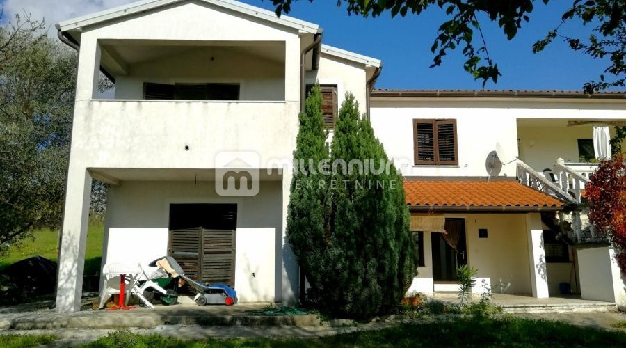 Istra, Vižinada, kuća s 4 stana okružena zelenilom - 4
