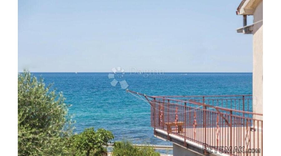 Umag okolica, kamena kuća 2 red mora - 2