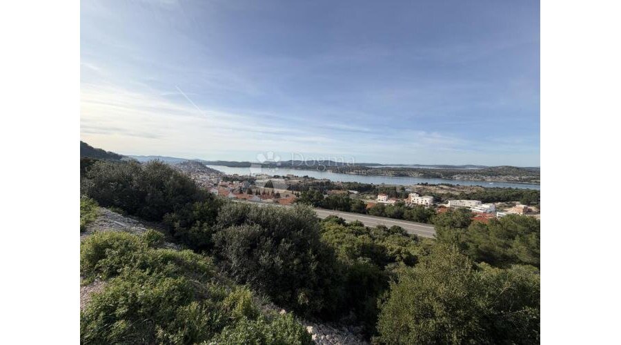 ZA INVESTITORE - ŠIBENIK- GRAĐEVINSKO ZEMLJIŠTE SA POGLEDOM - 2