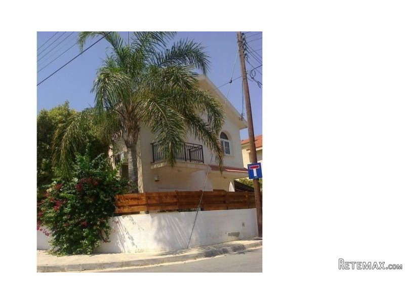 House for rent walking distance to..