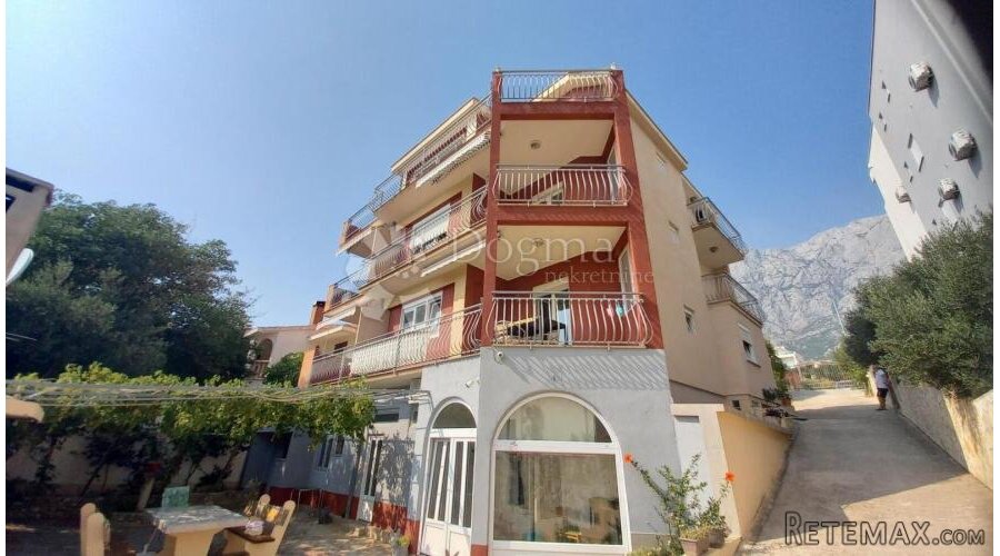 Apartmanska kuća sa velikom okućnicom - 2