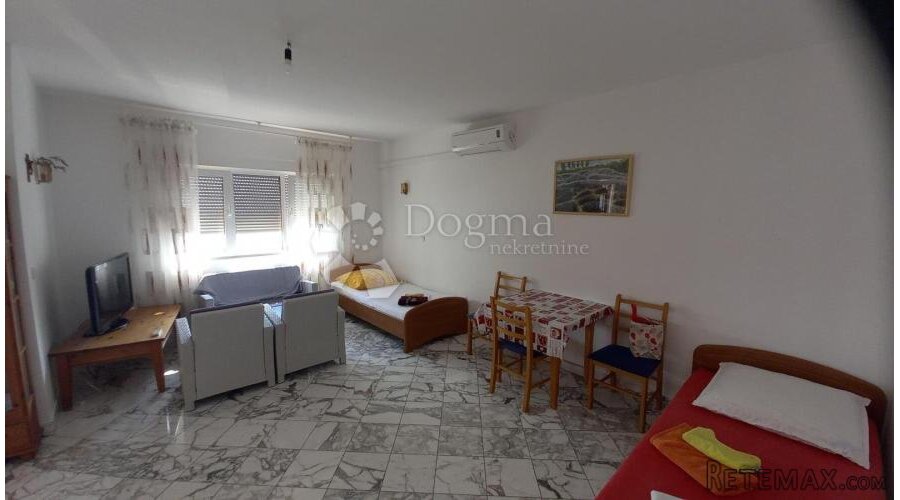 Apartmanska kuća sa velikom okućnicom - 7