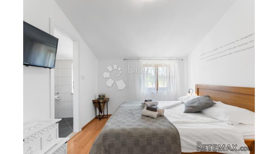 Tri kuće za odmor na 4500 m² okućnice! - 10
