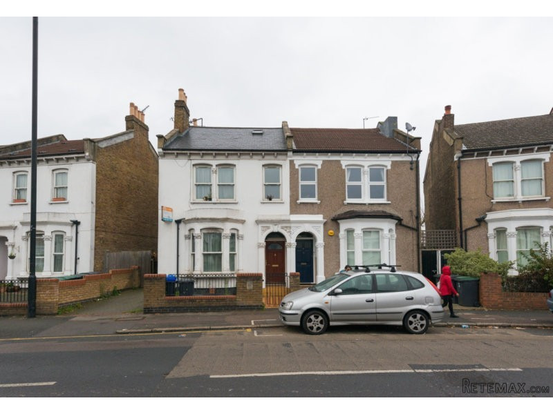 Single with double bed near Turnpike.. - 2