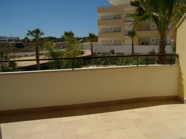 TWO BEDROOM APARTMENT IN A CLOSE RESORT.. - 2
