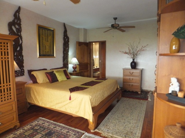 2 bedroom condo in central Sukhumvit..