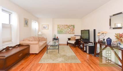3 bedroom Apartment For Sale: 5430..