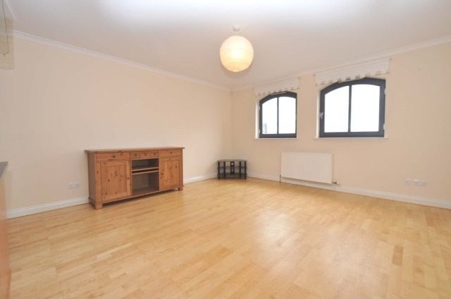 9 James Watt Way, Greenock, PA15 2AD - 2