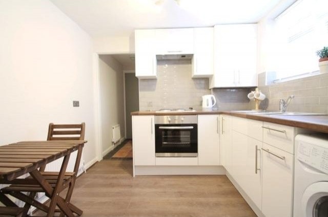 1 bed flat to rent - 2
