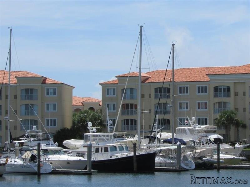 2 bedroom Flat For Sale: 13 Harbour..