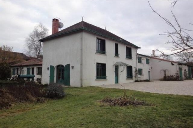 4 bedroom House For Sale: 79200 ENTRE.. - 2