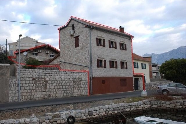 Two houses in Prčanj, Kotor