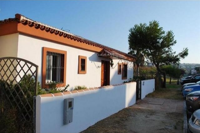 2 bedroom detached house for sale