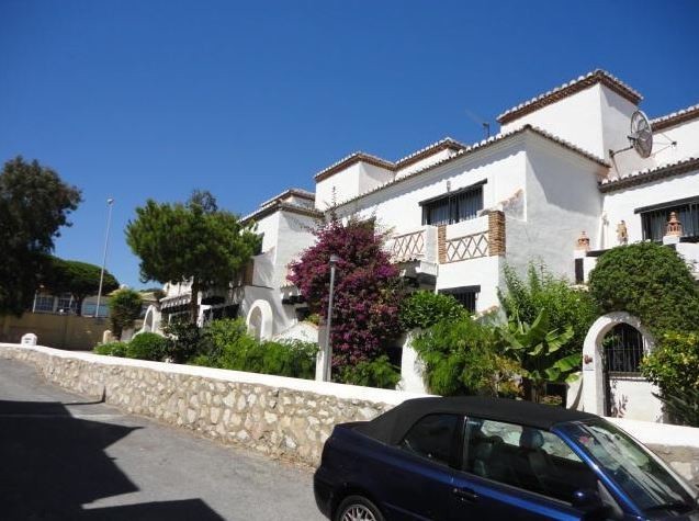 2 Bed Town House for sale in Calahonda