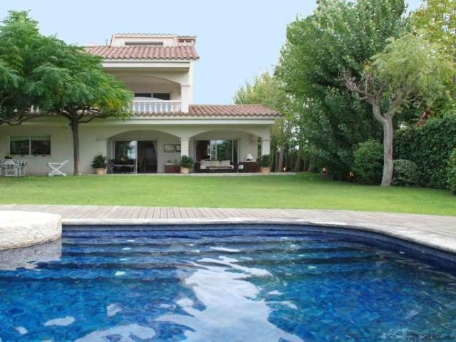 Large spaces in a private oasis