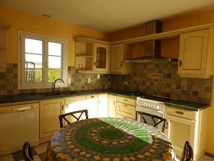 Large bungalow close Ruffec with garden.. - 2