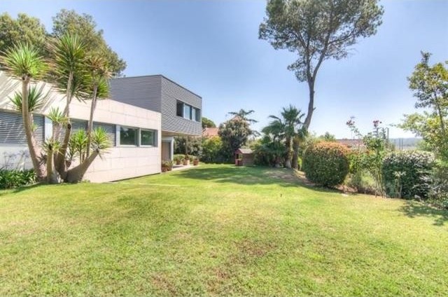 5 bedroom Detached House For Sale:.. - 2