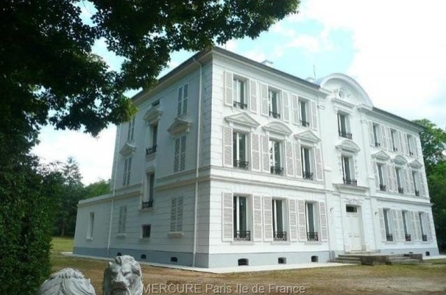 8 bedroom Castle For Sale: 77910 LA.. - 2