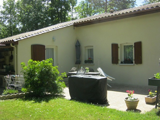 Recent 3 bedroom house, close to.. - 2