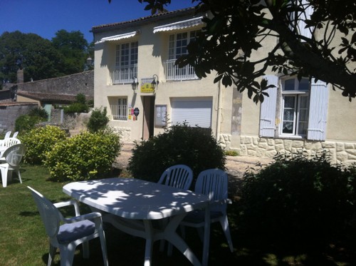 *Spacious 4 bed-roomed stone house and.. - 2