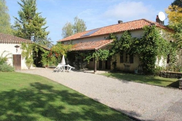 Country House And Gite In 17 Acres, Lot..
