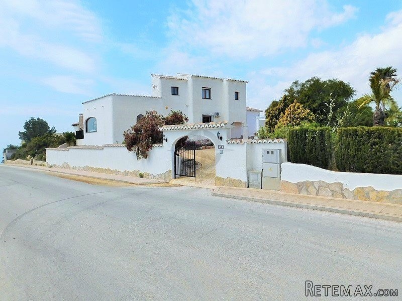 Grande Villa With Amazing Views For..