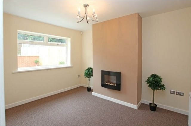 A Stunning Three Bedroom Semi-Detached.. - 2