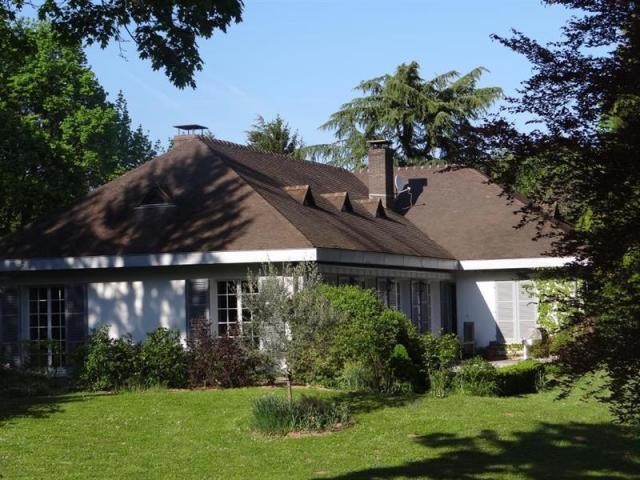 7 bedroom House For Sale: 69370 SAINT..