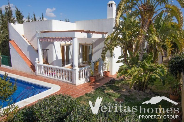 Ref: 1620 - Villa for Sale in..