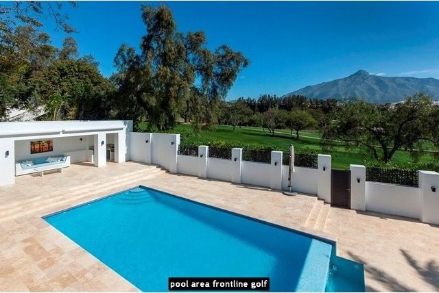 Villa for sale in Nueva Andalucia..