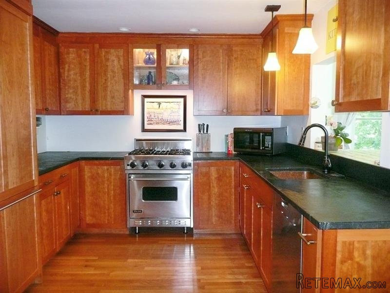 3 bedroom House For Sale: 38 Sunset.. - 2