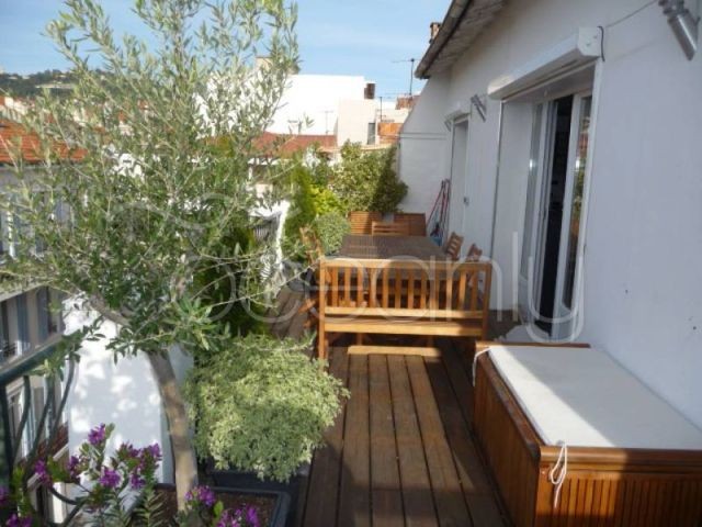 Top floor apartment downtown in Cannes..