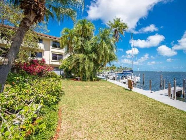 2 bedroom Flat For Sale: 1632 S.. - 2