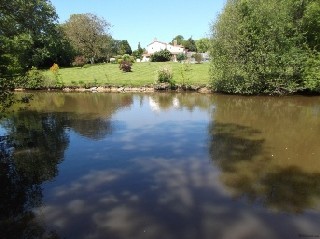 Stunning 5 Bedroom House, Private Lake - 2