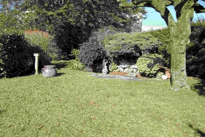 Large Ruffec property with large garden - 2