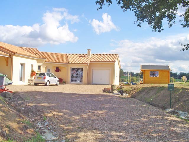 Bungalow Of 2007 With 3 Bedrooms And..