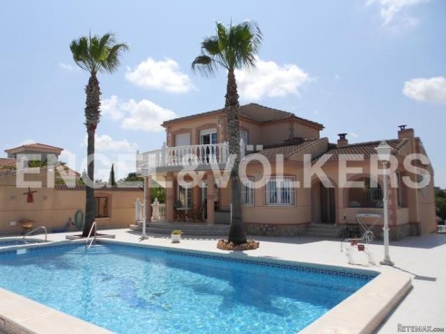 HOUSE WITH PANORAMIC VIEW IN URB. LOS..