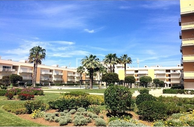 Two bedroom apartment walking distance.. - 2