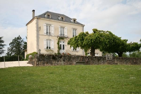 Nontron / Dordogne. For sale : Superb..