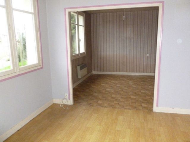 3 Bed House with Outbuildings - 2