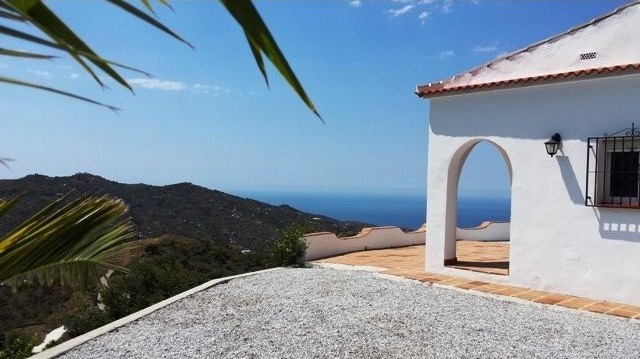 Villa for Sale in Competa, Competa..