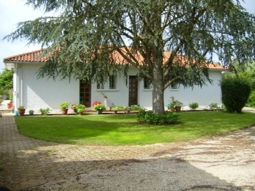 Well Appointed 3 Bed Village House and..
