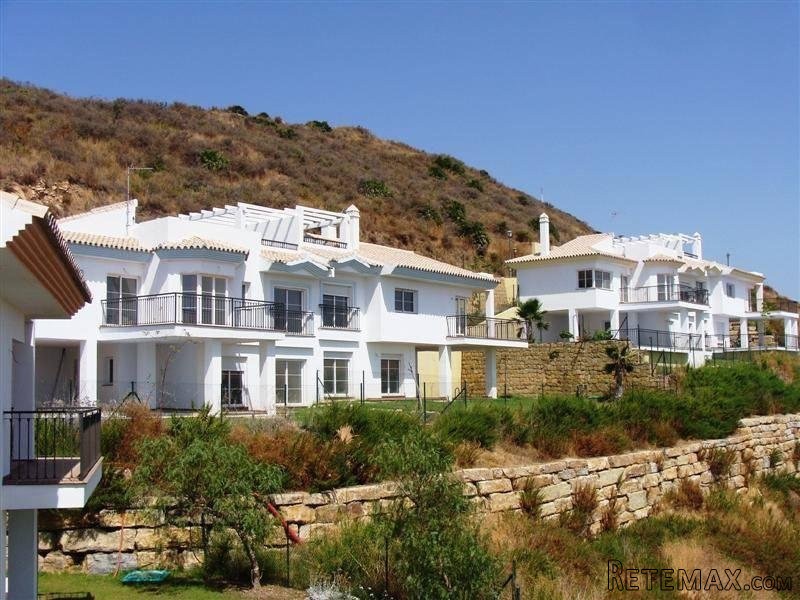 3 bedroom villa for sale - 2