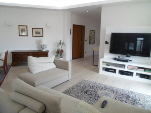 3 Bedrooms - Attic - For Sale