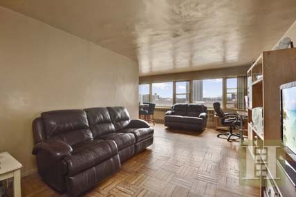 1 bedroom Apartment For Sale: 3131..