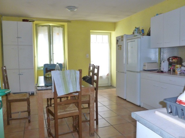 Pretty Stone Town House - 2