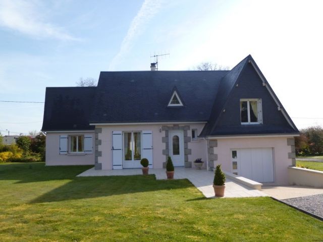 Beautiful Large Family House / Home
