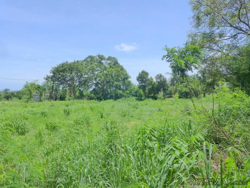 Land plot of 22.368 m2 with sea views..