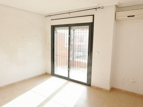 * A 3 BED 2 BATH DUPLEX - 2